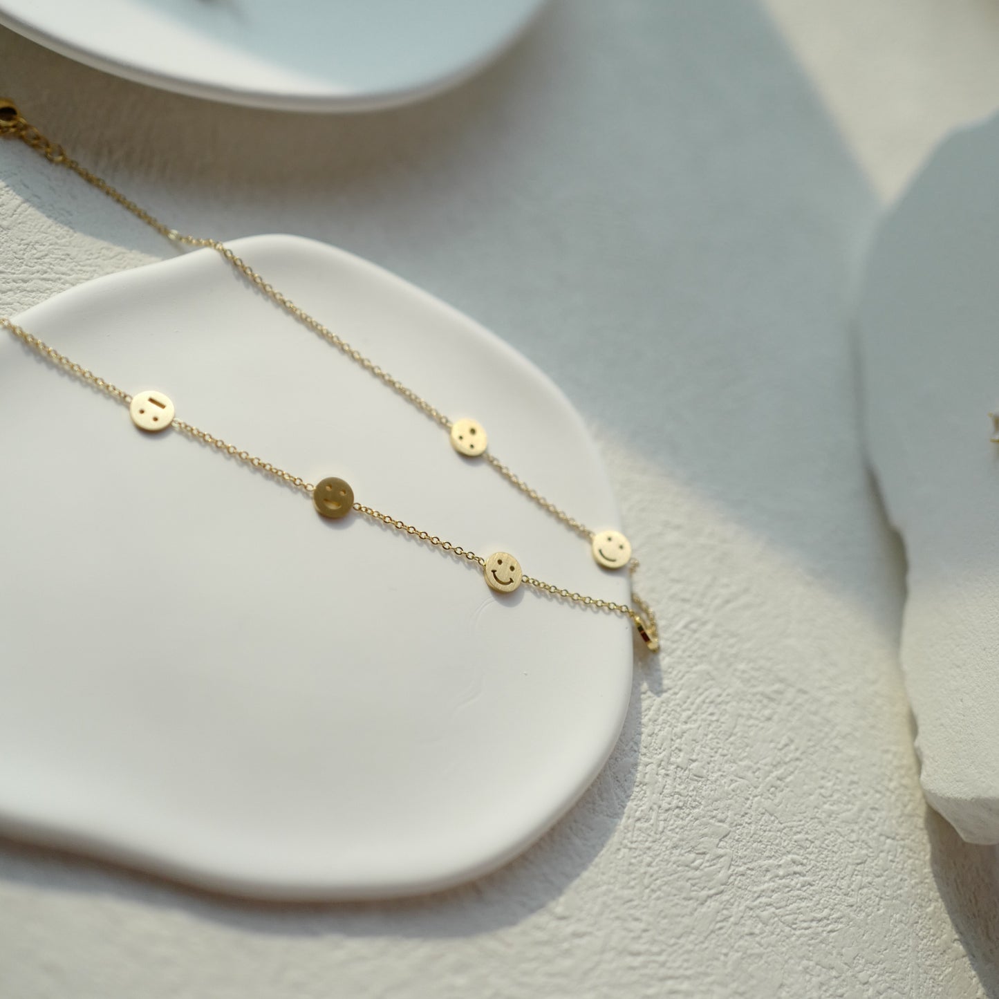 Keep smiling faces necklace