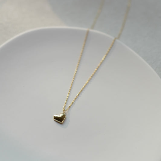 Little golden heart necklace